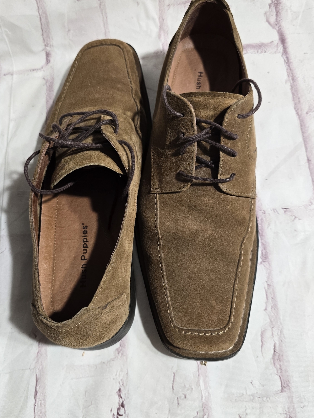 Hush Puppies Men’s Tan Suede Lace-Up Oxfords